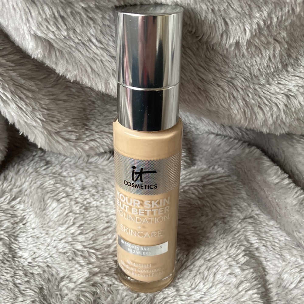 It Cosmetics Your Skin But Better 21 Light Warm
